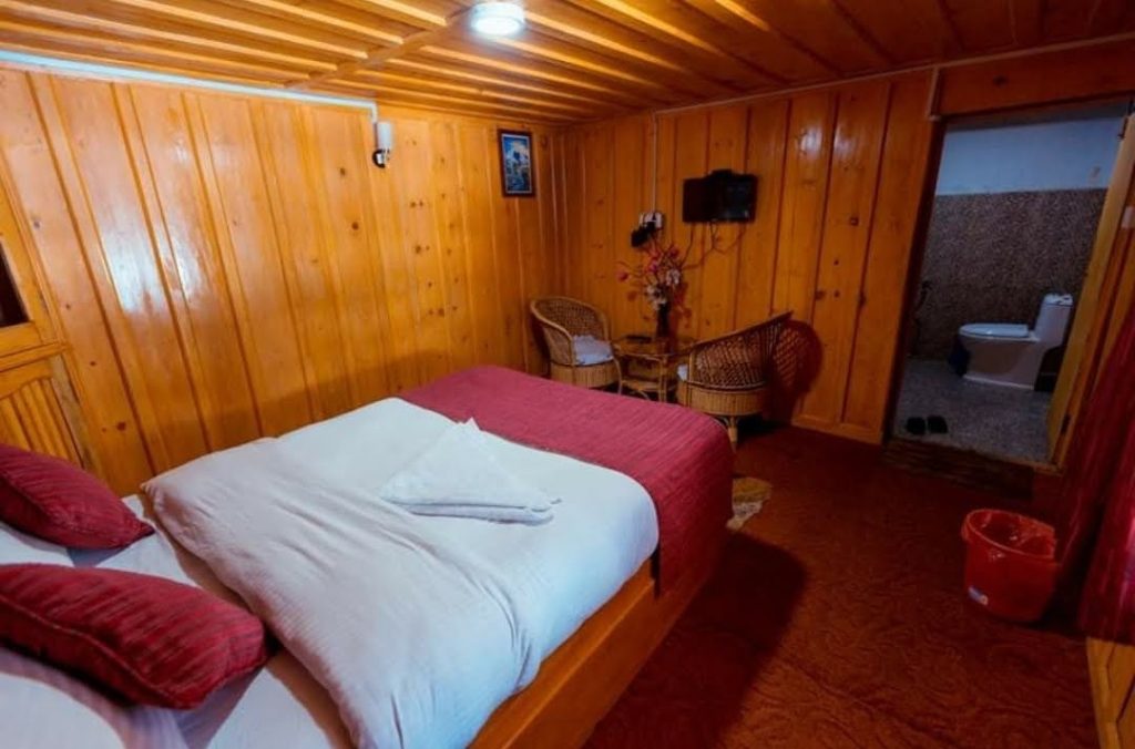 kalinchowk-hotel-room